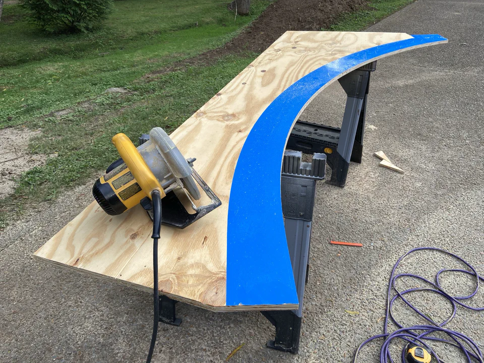Cutting the transition to the vinyl line.