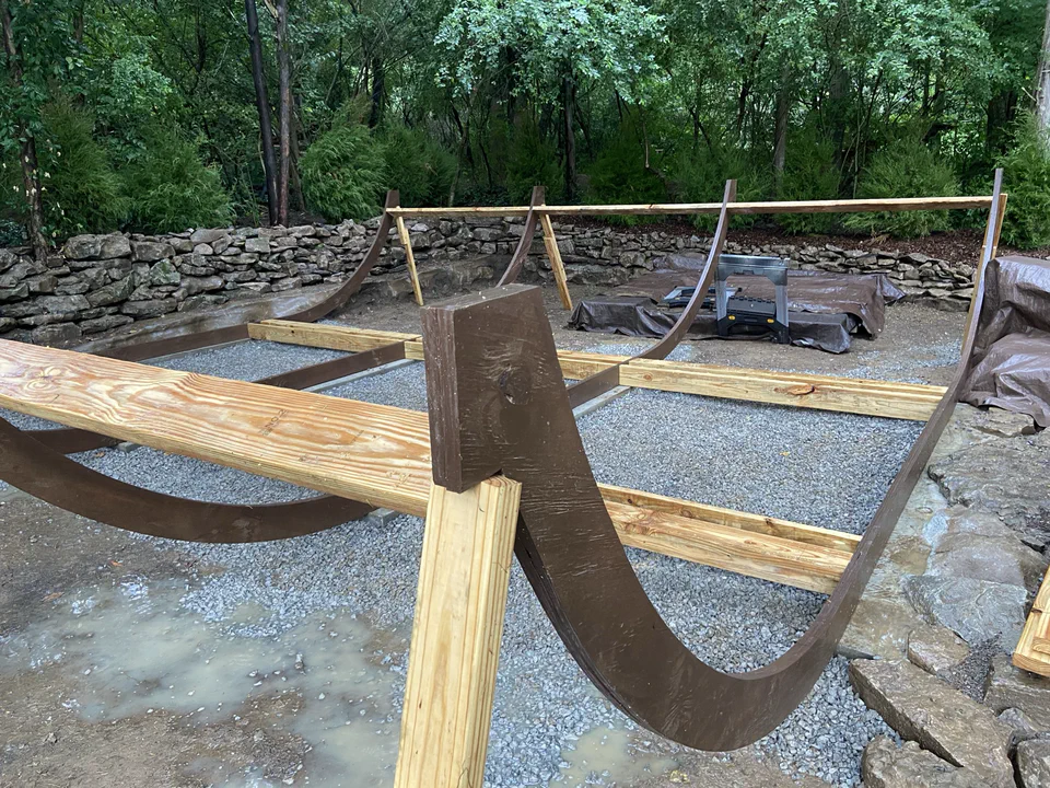 Ribs raised — the transitions take shape.