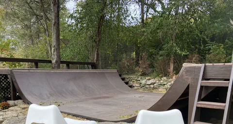 Skateboard Mini Ramp