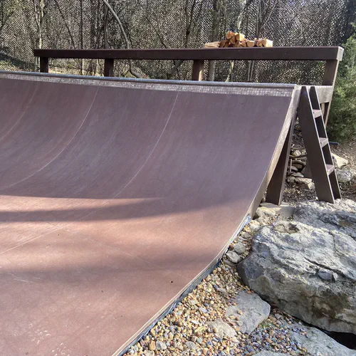 Skateboard Mini Ramp
