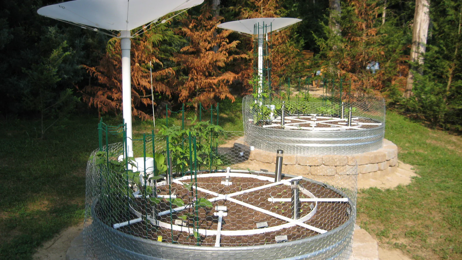 Wicking Worm Gardens